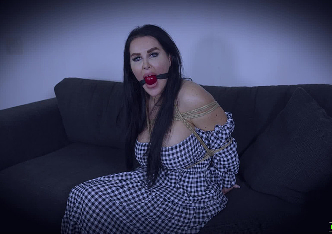 Jada_3_Alt